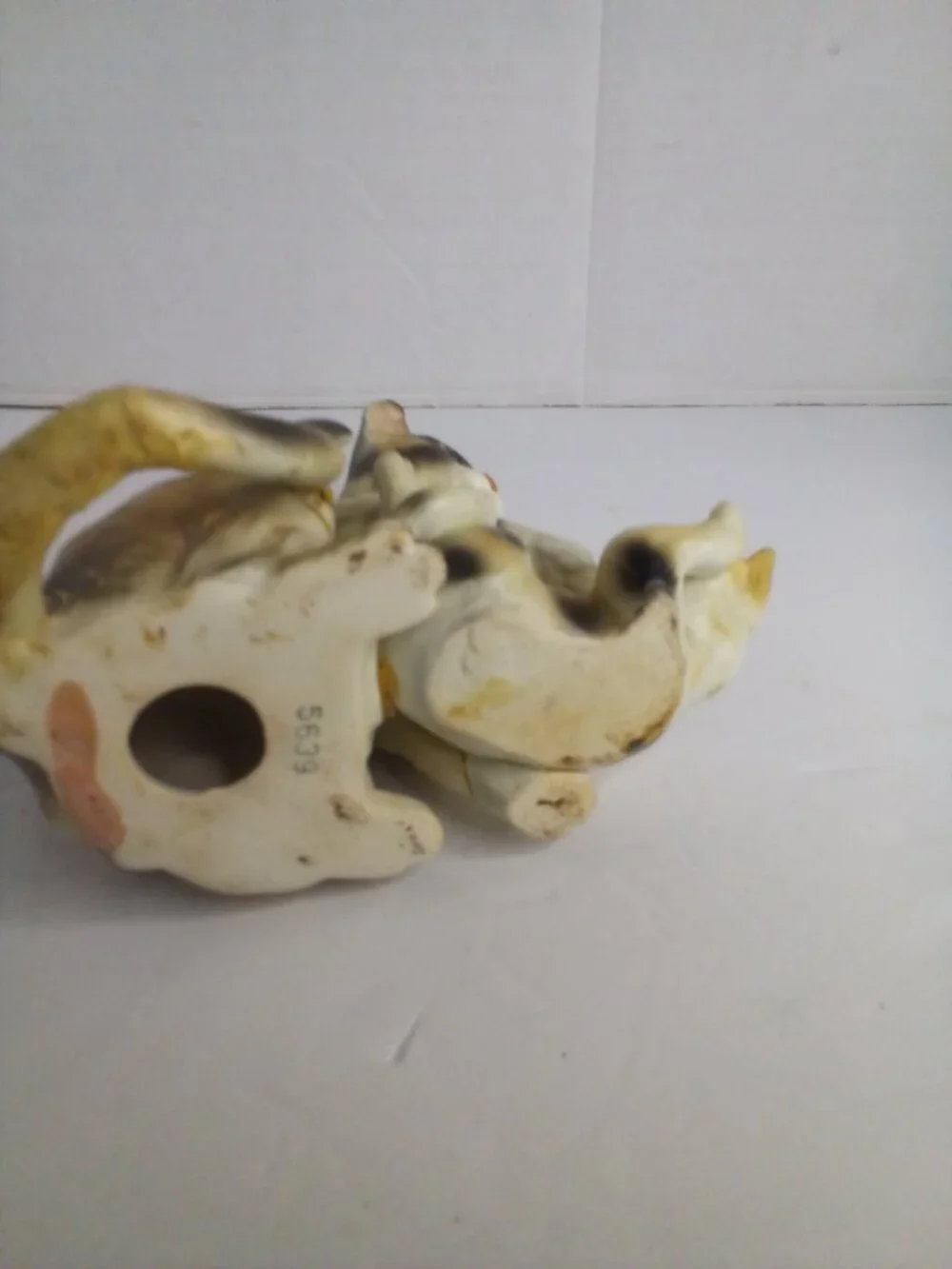 Porcelain Calico Cat And Kitten Figure Vintage 5